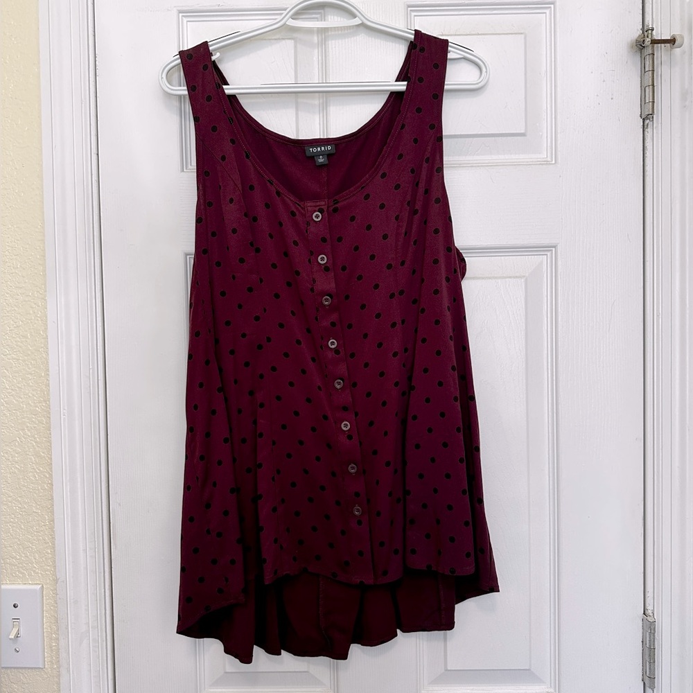 NWOT Never been worn Torrid Size 0 Burgundy and black polka dot tank top